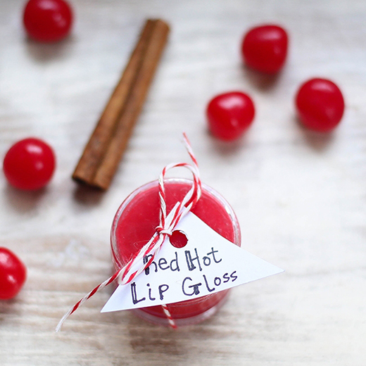 Red hot lip gloss kentriki