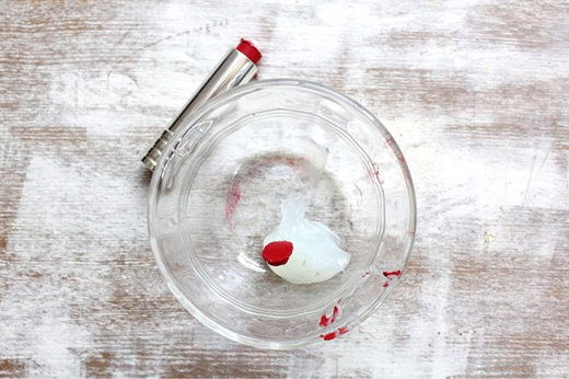 Red hot lip gloss step1